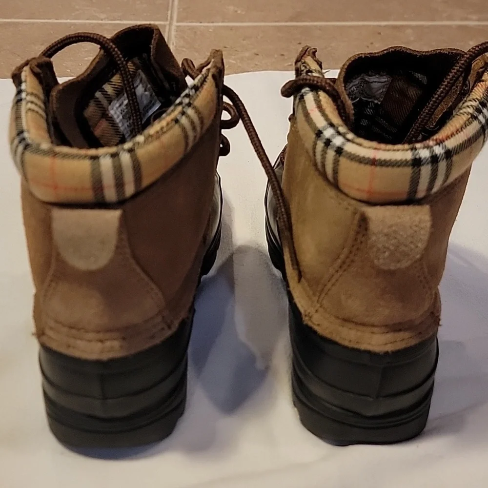 BOSTON ACCENTS WEATHERPROOF DUCK BOOTS. Women's US 7. - Picture 4 of 8